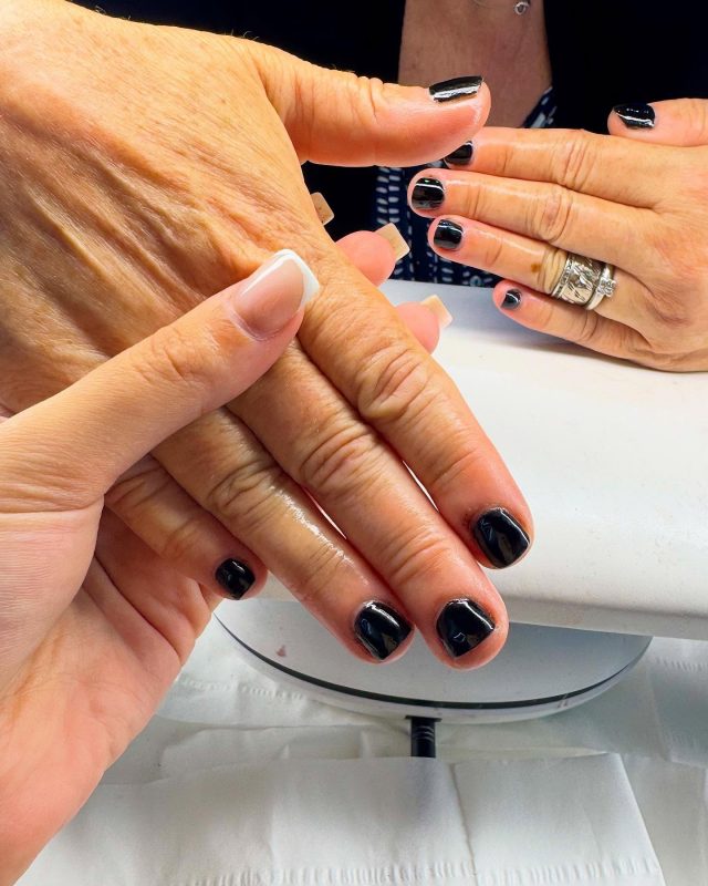 🖤 Gel Nails By Ruby 🖤
Book now! 01277 658112 🥰

#exporepage #nails #essex #billericay #salon #gels #gelnails #gelnailpolish