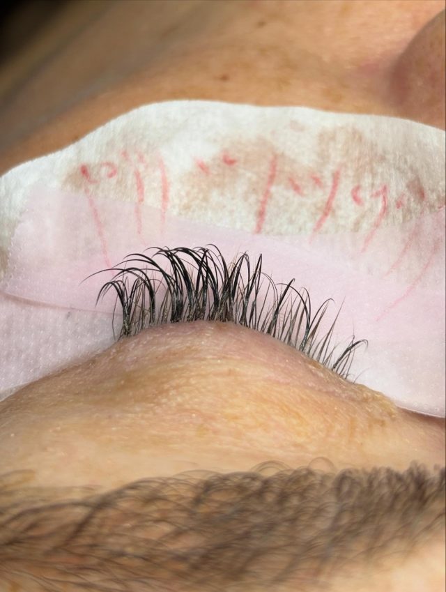 Swipe to infill!✨

Book your lashes here at GLO 🩵
📞01277 658112

#lashes #lashinfills #lashextensions #billericaysalon #explorepage
