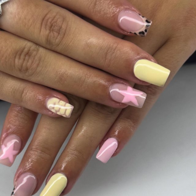 It’s always about the detail🤩 
REMINDER 🔔 > FULL SET of acrylics only £25! You don’t want to miss out on this🥰✨🌟

Book Now! 📞 01277 658112
#explorepage #nails #salon #essex #billericay