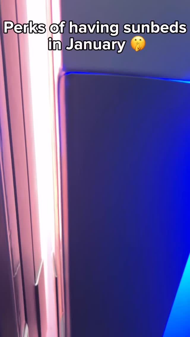 The Perks of getting sunbeds in January🫶🏻

✨Boosts mood
✨Relaxation and warmth 
✨Aesthetic glow
✨Builds up confidence
✨Prioritises self care
✨Increases levels of vitamin D
✨Helps with skin conditions 

Come to GLO and get your sunbed today!!

#sunbed #tanningsalon #sunbedshop #billericaysalon #tanning #explorepage #billericay #salon #beauty #essex